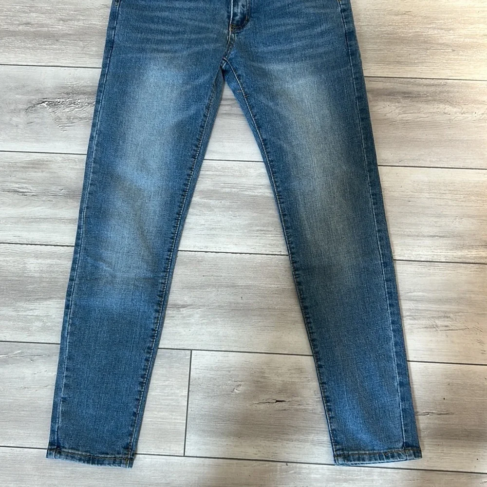 NYJ niyom jeans size small 28